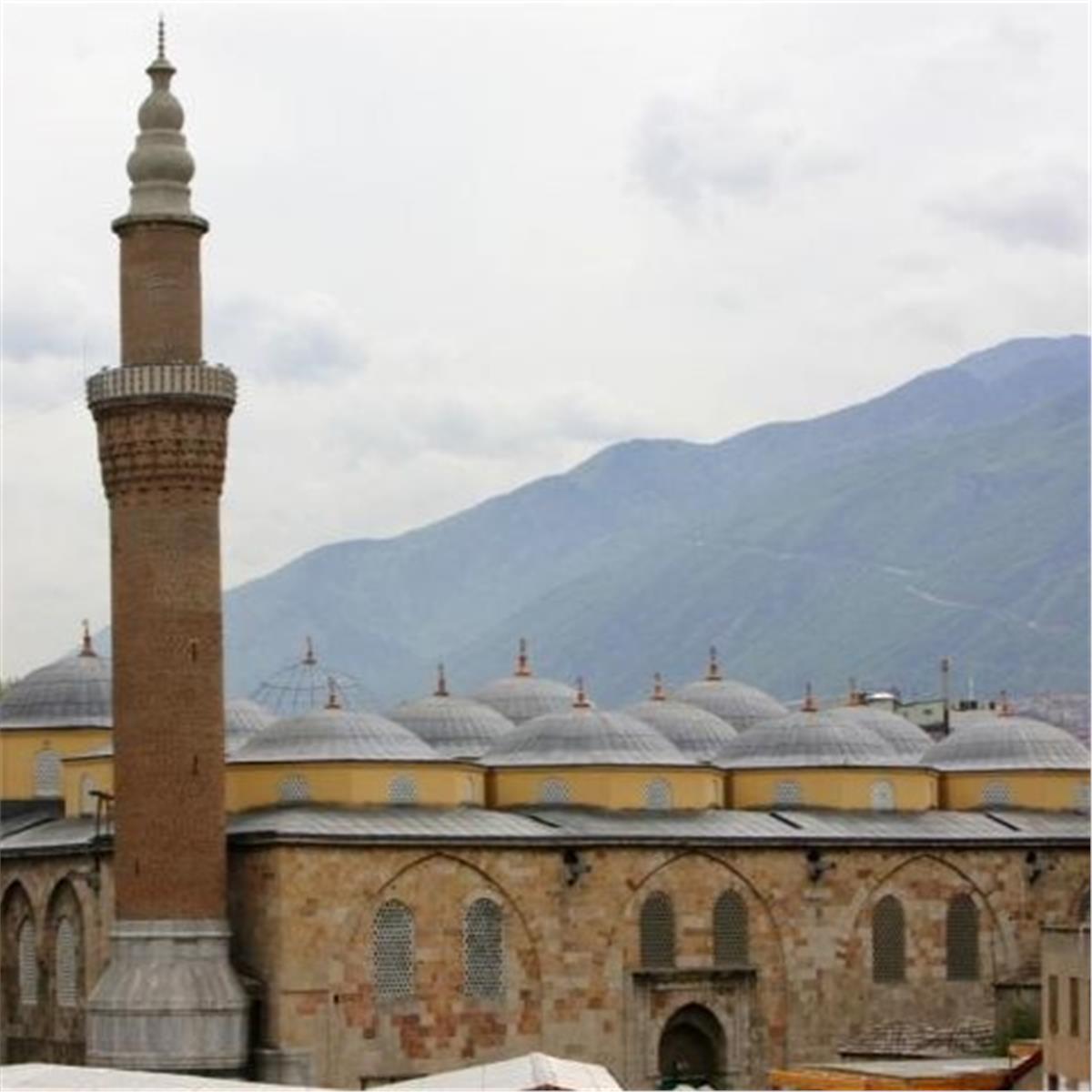 İzmir Çıkışlı Yılbaşı Özel 2 gece 3 gün 4* Royal Capital Termal Hotel Konaklama ve Limitsiz İçecekli Yılbaşı Galası Dahil Bursa Uludağ Turu