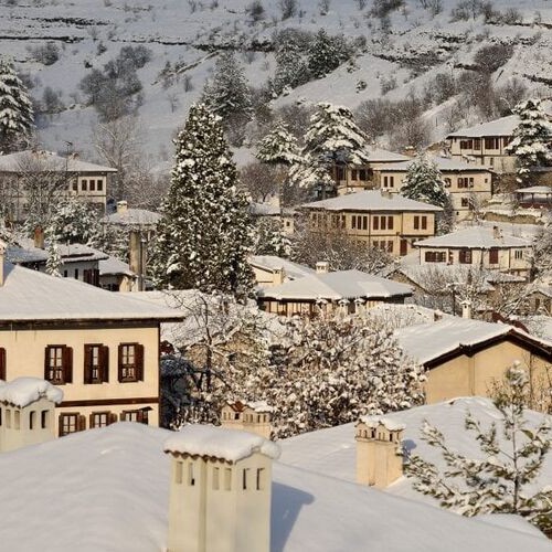 İzmir Çıkışlı 2 Gece 3 Gün Konaklamalı Bolu Abant, Amasra, Gölcük, Safranbolu, Kartepe Kayak Merkezi ile Batı Karadeniz Kış Güzellikleri Turu