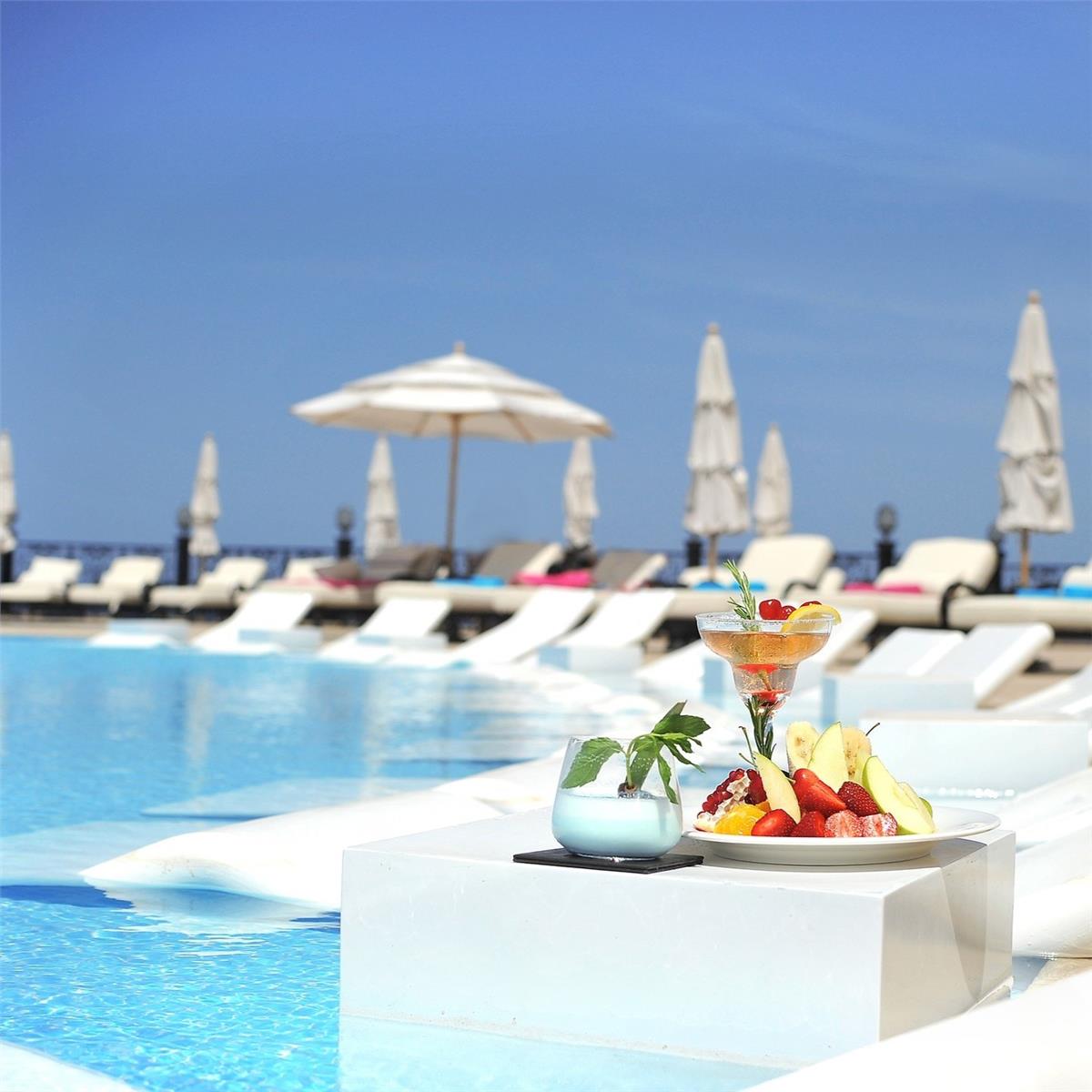 5 YILDIZLI GIRNE LES AMBASSADEURS HOTEL'DE TAM PANSIYON PLUS KONAKLAMA