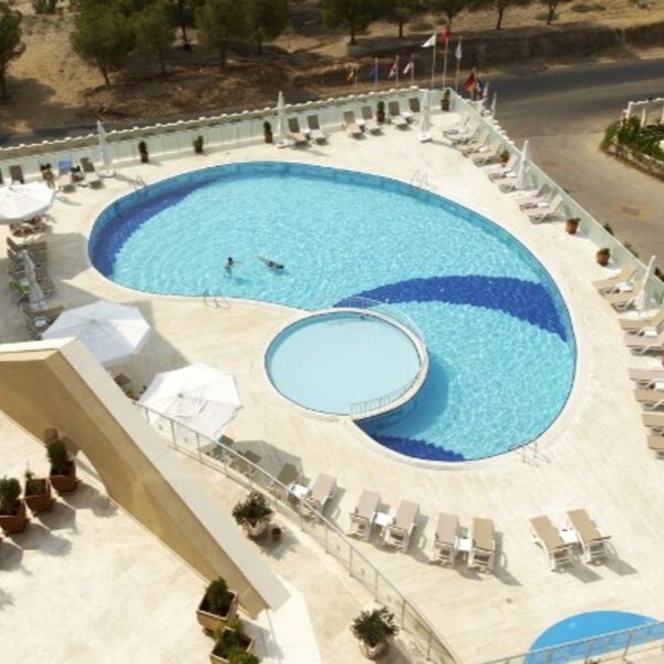 İzmir'den Otobüslü Yılbaşı Özel 1 Gece 2 Gün Konaklamalı Gala Gecesi Dahil Lidya Sardes Termal Hotel & Spa