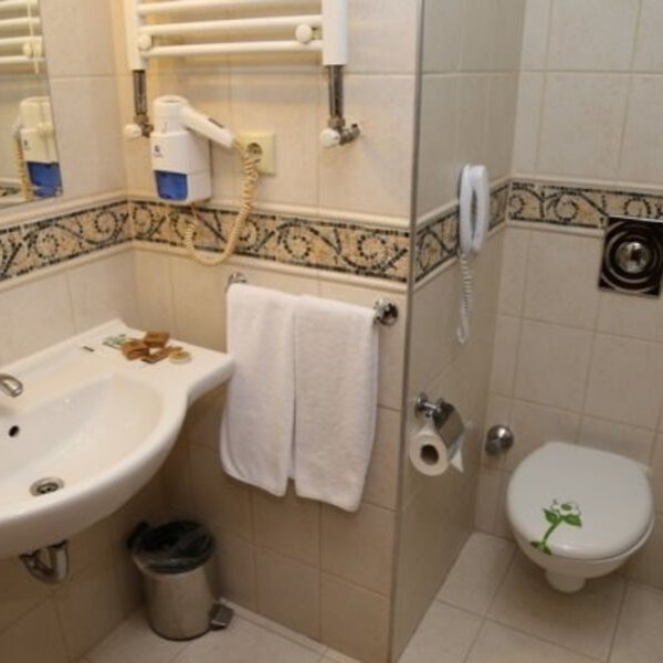 İzmir'den Otobüslü Yılbaşı Özel 1 Gece 2 Gün Konaklamalı Gala Gecesi Dahil Lidya Sardes Termal Hotel & Spa