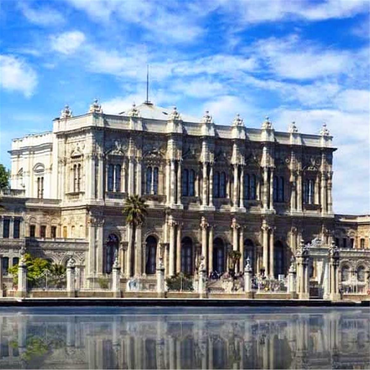 dolmabahçe sarayı denizden görünüm