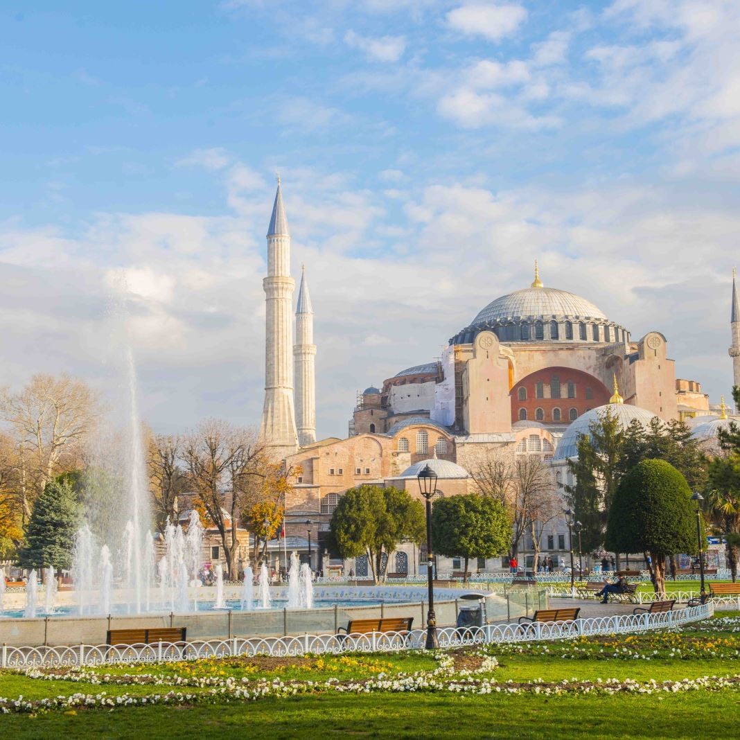 İzmir'den Otobüslü 1 Gece 2 Gün Konaklamalı Bayram Özel Hırka-i Şerif Ve Manevi İstanbul Turu