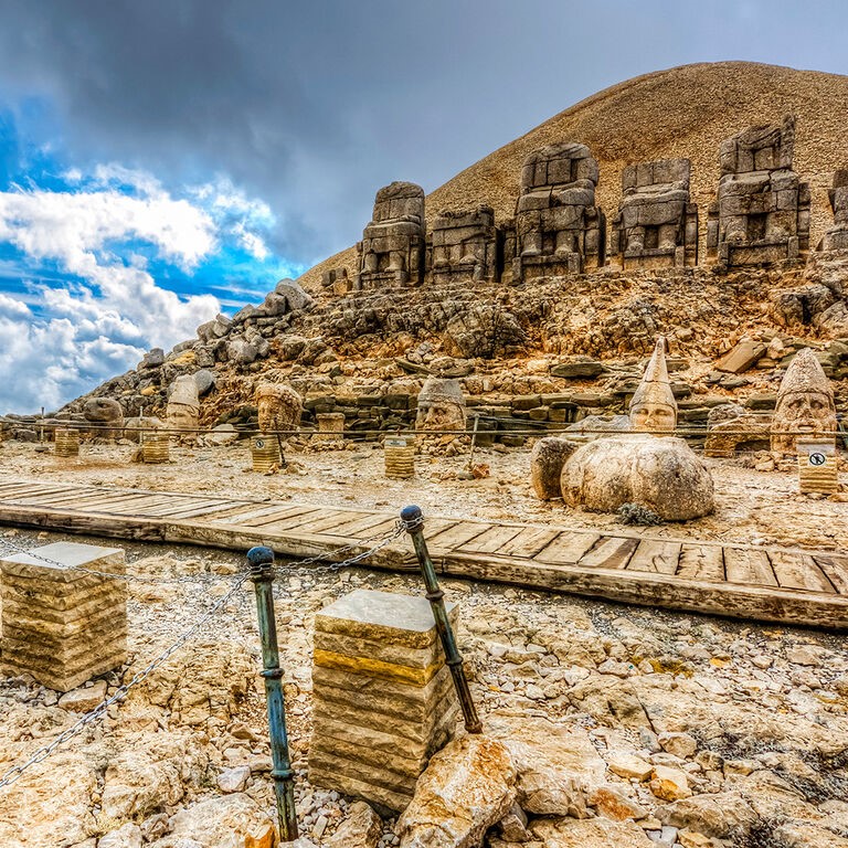İzmir'den Uçaklı 2 Gece 3 Gün Konaklamalı Şanlıurfa, Diyarbakır ve Gaziantep ile Mardin Göbeklitepe Turu