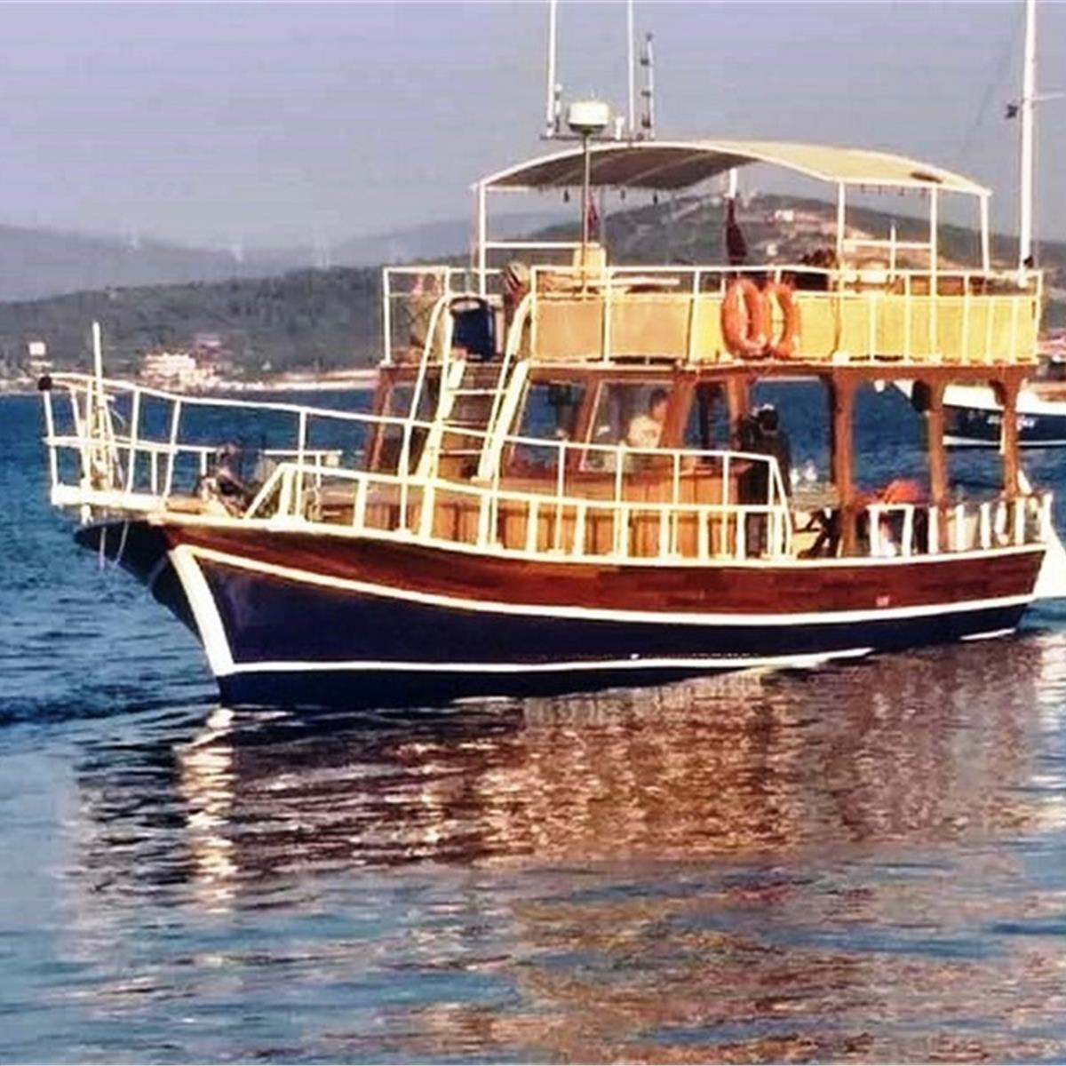 çeşme ıldır tekne görünüm