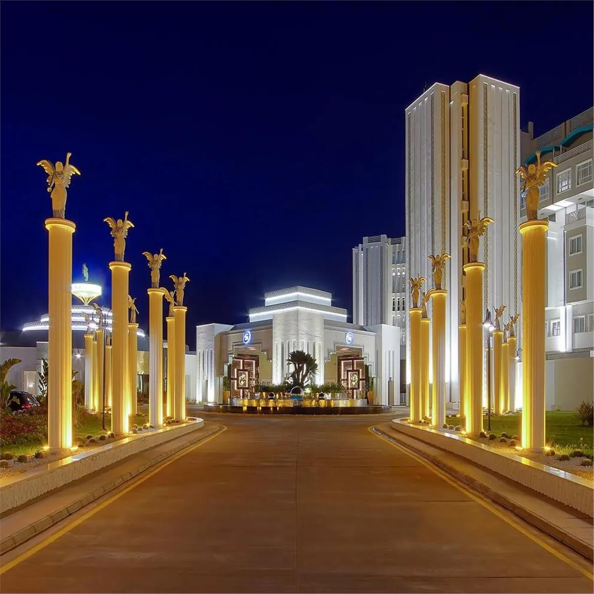 3 GECE 4 GÜN KONAKLAMALI LIMAK CYPRUS DELUXE HOTEL'DE İREM DERICI YILBAŞI GALASI