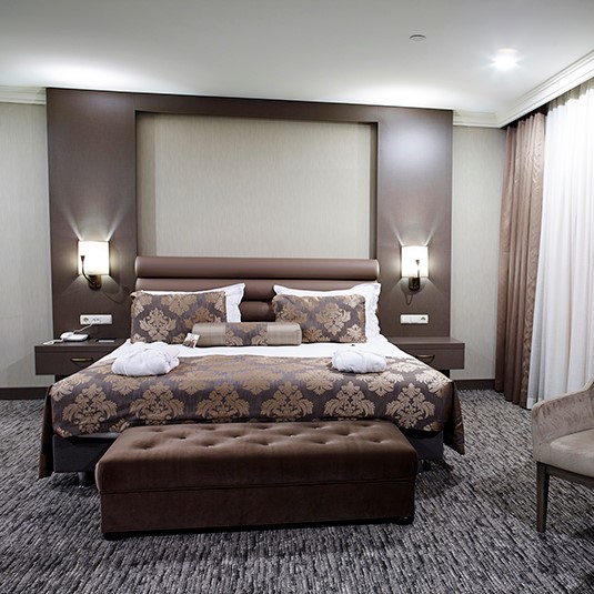 İzmir Çıkışlı Yılbaşı Özel 1 gece 2 gün 5* Europark Hotel Konaklamalı ve Limitsiz İçecekli Yılbaşı Gala Yemeği Dahil Bursa Uludağ Turu.