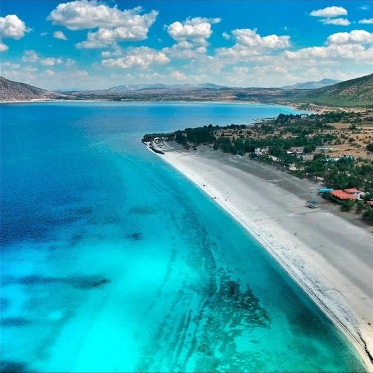 İzmir Çıkışlı 1 gece 2 gün Konaklamalı Davraz Kayak Merkezi, Nikfer Kayak Merkezi ve Salda Gölü Turu.