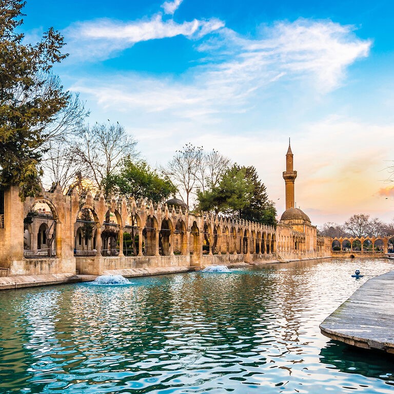 İzmir'den Uçak İle Hareketli 2 Gece 3 Gün Konaklamalı Mardin, Urfa, Zerzevan Kalesi, Diyarbakır Turu