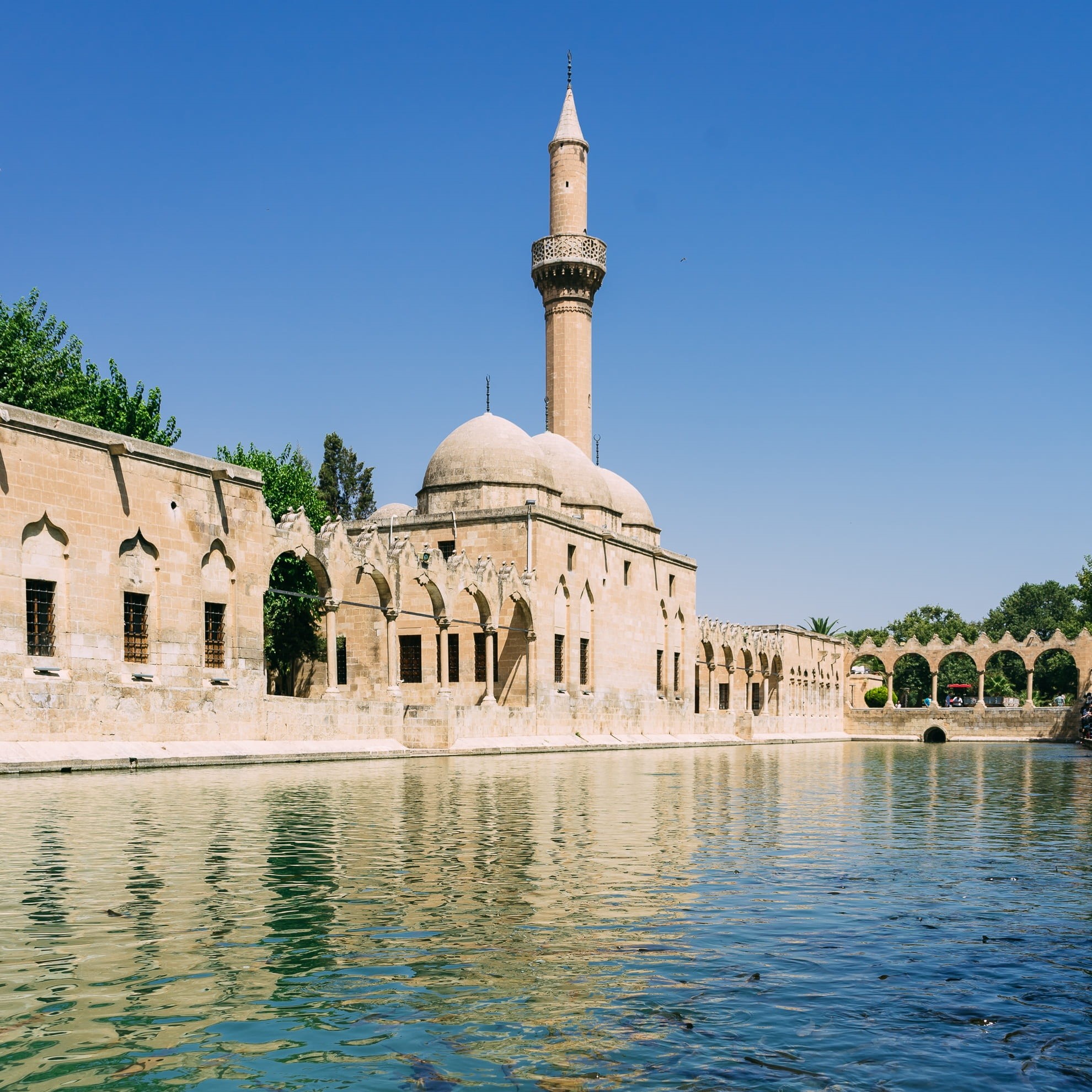 İzmir'den Uçak İle Hareketli 2 Gece 3 Gün Konaklamalı Mardin, Urfa, Zerzevan Kalesi, Diyarbakır Turu