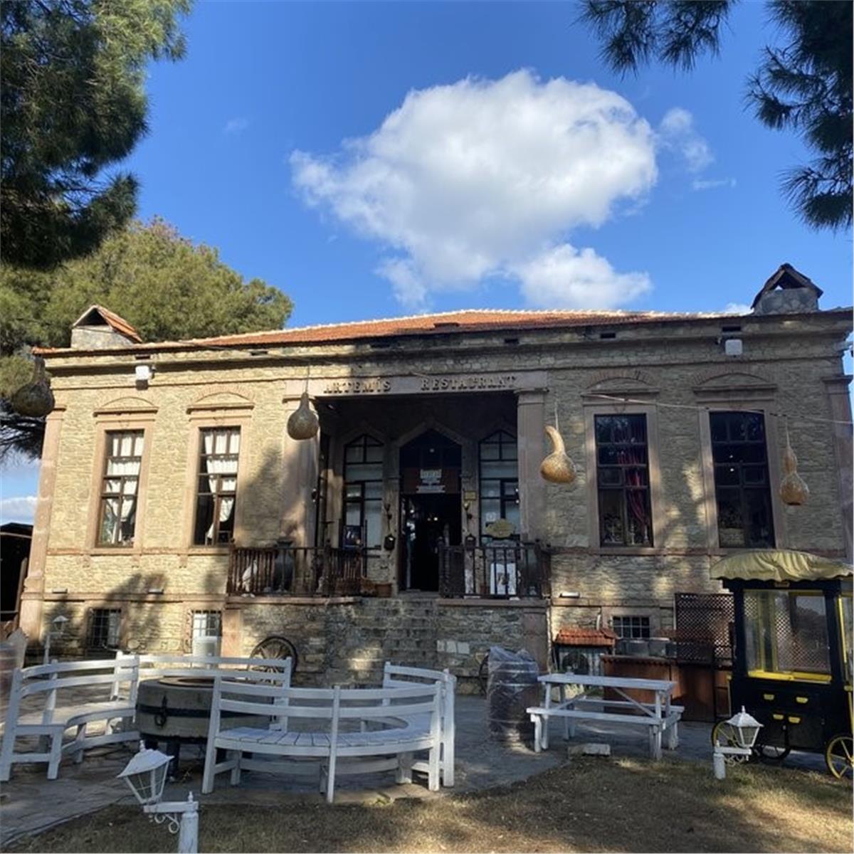 İZMIR HAREKETLI YILBAŞI ÖZEL ŞIRINCE ARTEMIS RESTAURANT YILBAŞI GECESI