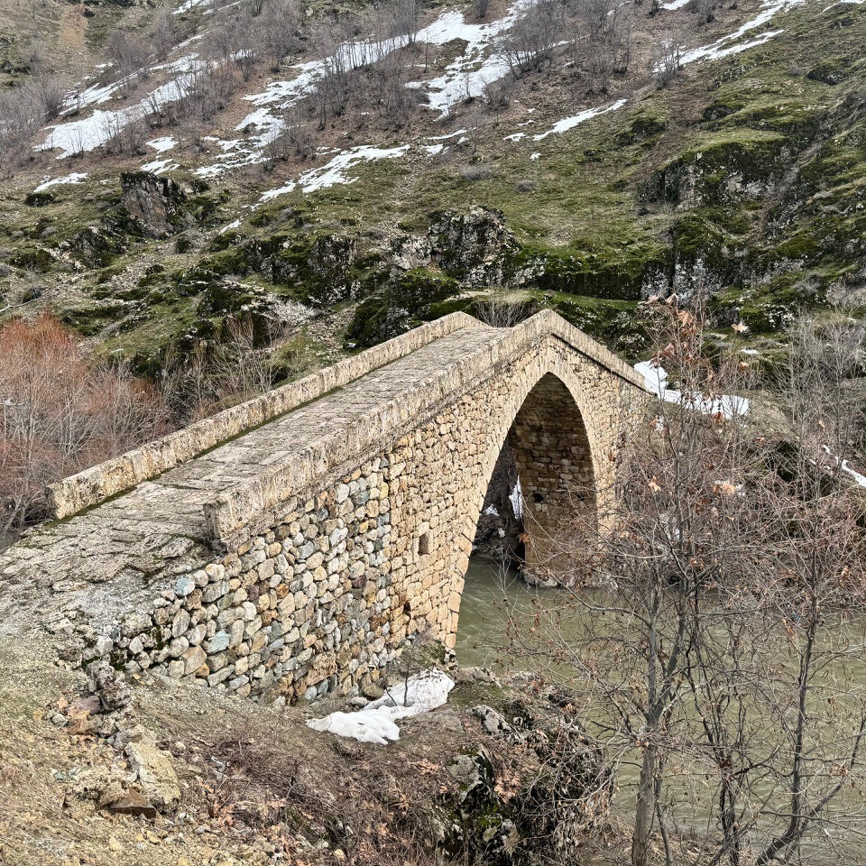 İzmir'den Uçaklı 3 Gece 4 Gün Konaklamalı Hakkari Şırnak Ters Laleler Turu