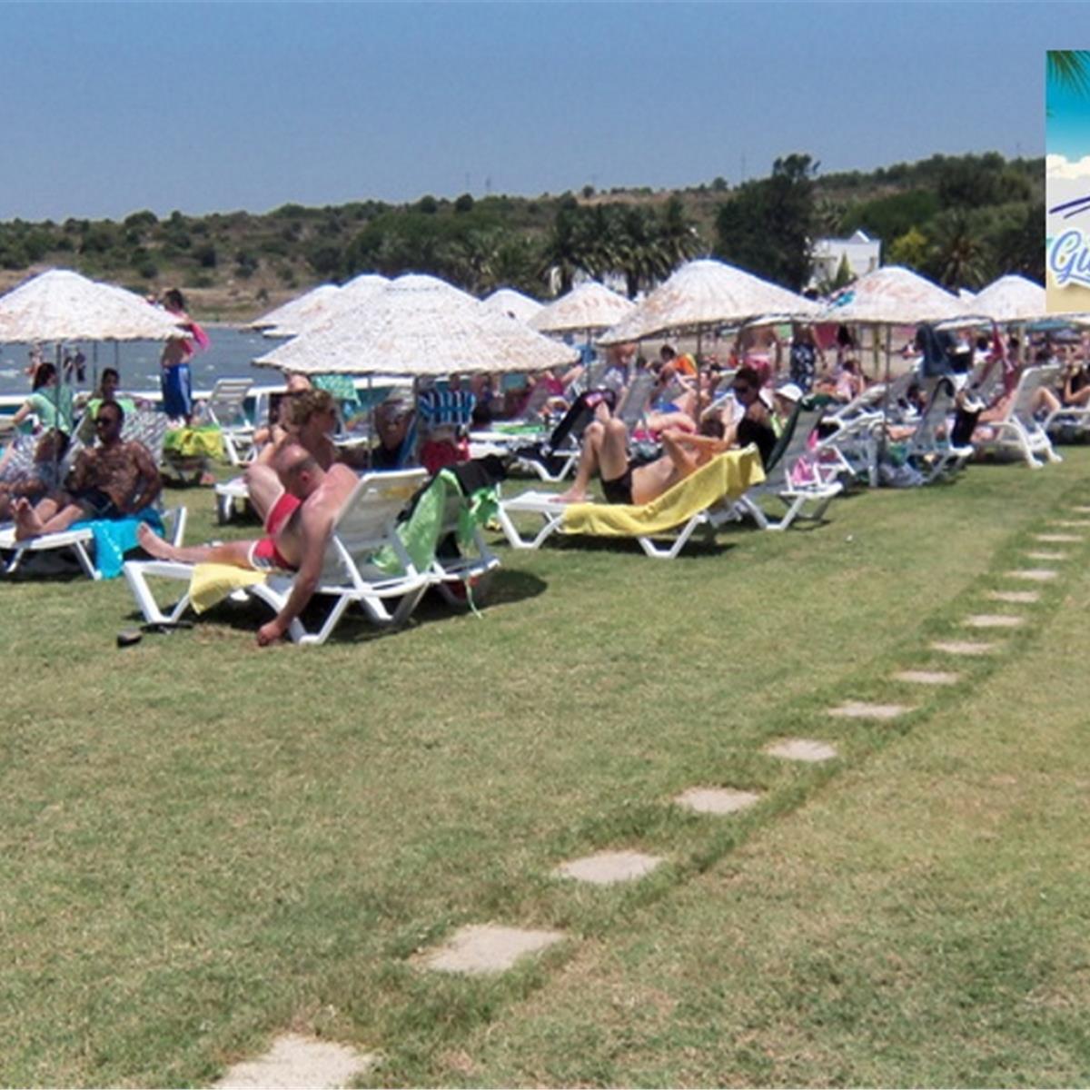 Çeşme Günizi Beach’de Denize Nazır Bungalow’da 2 veya 3 Kişilik Kahvaltı dahil seçenekli Konaklama ve Beach Kullanımı