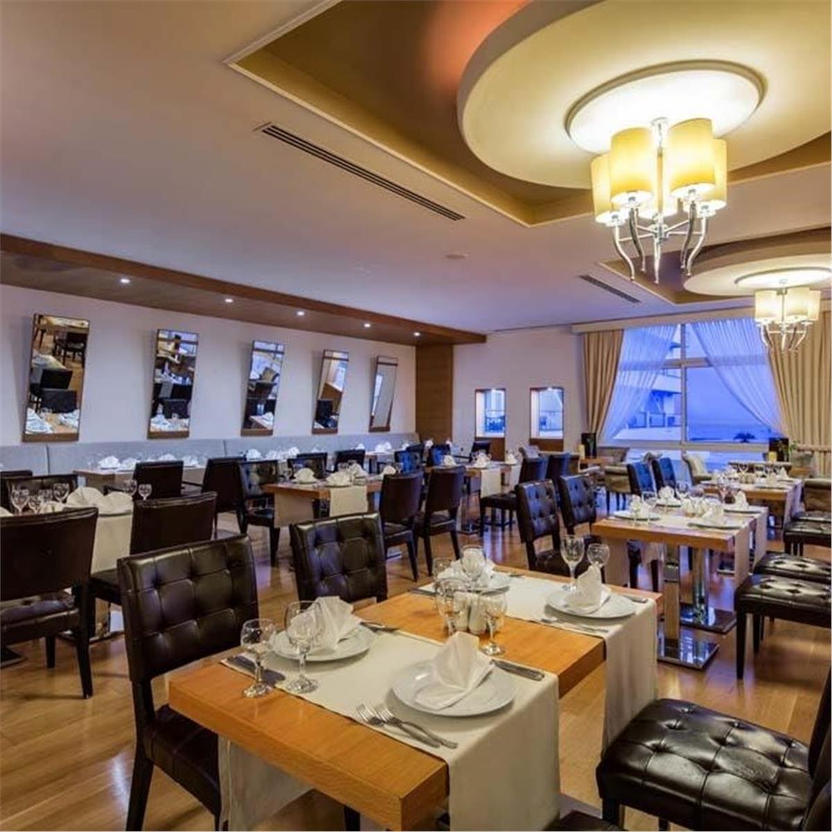 İzmir'den Uçak Bileti ve Otel Transferi Dahil 3 ve 4 Gece Konaklama Seçenekli Kıbrıs Acapulco Resort Convention Spa Özcan Deniz Yılbaşı Galası 27.999 TL'den Başlayan Fiyatlarla