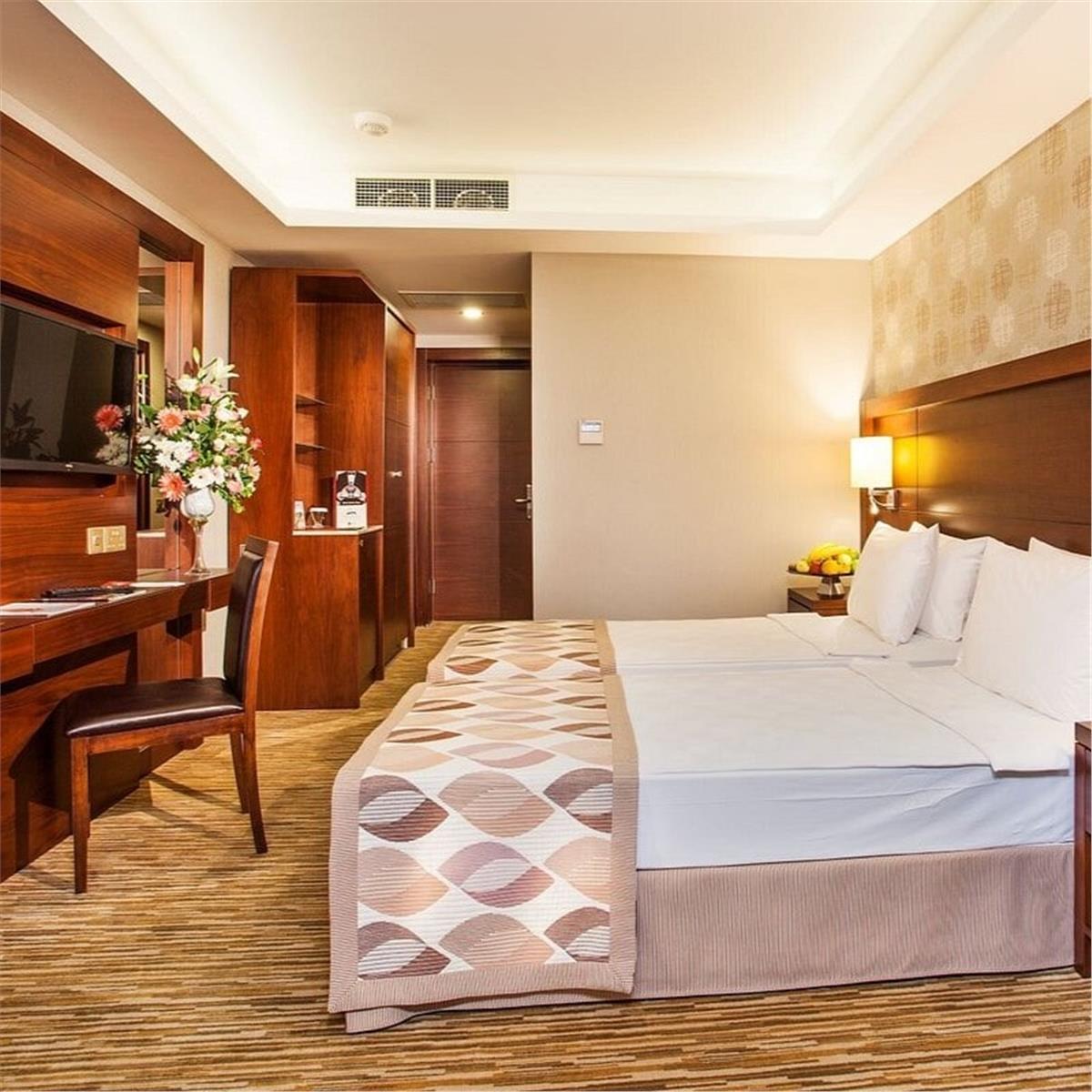 KIBRIS SALAMIS BAY CONTI RESORT HOTEL'DE GÜLDEN YILBAŞI GALASI