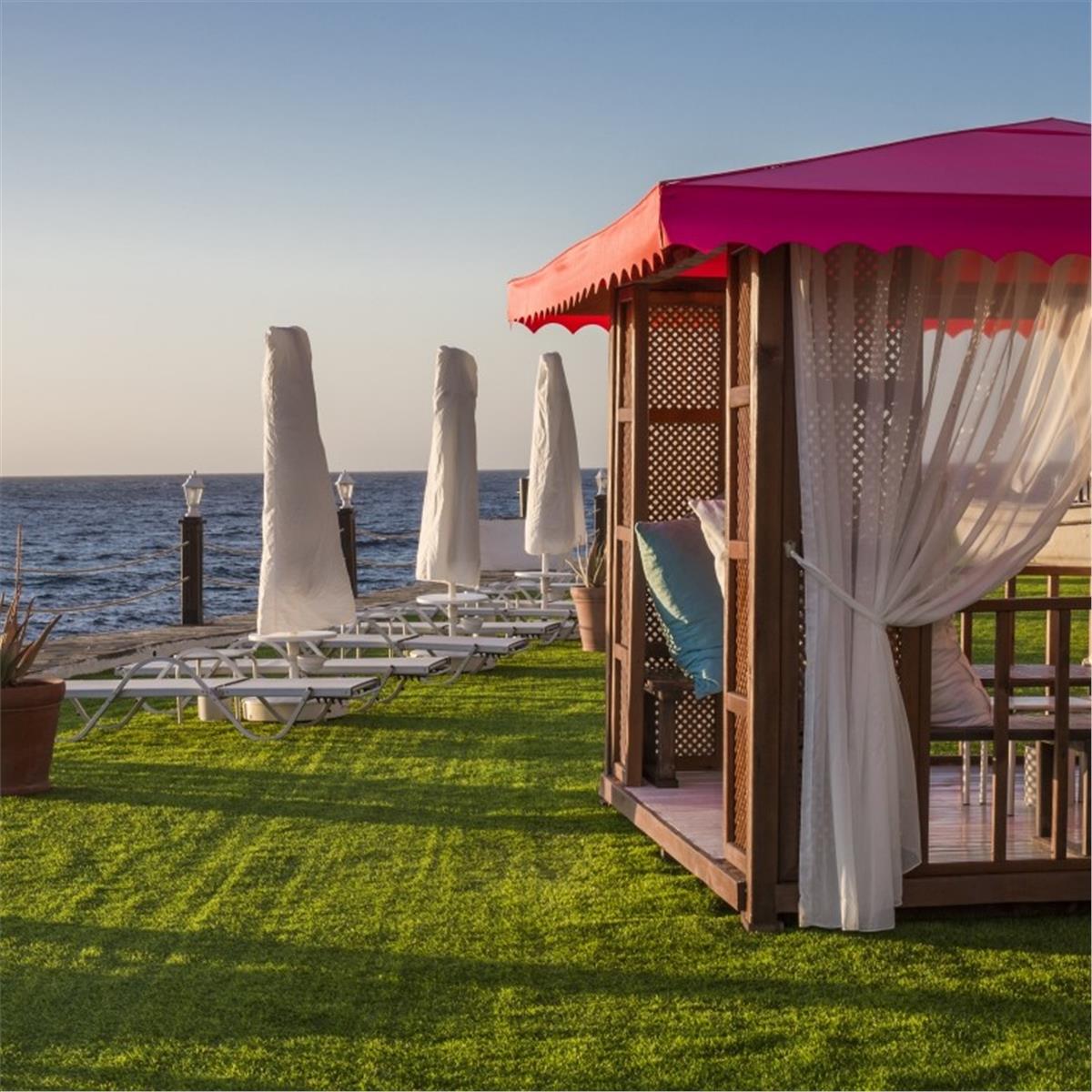 GIRNE MERIT PARK HOTEL'DE ÖZCAN DENIZ YILBAŞI GALA