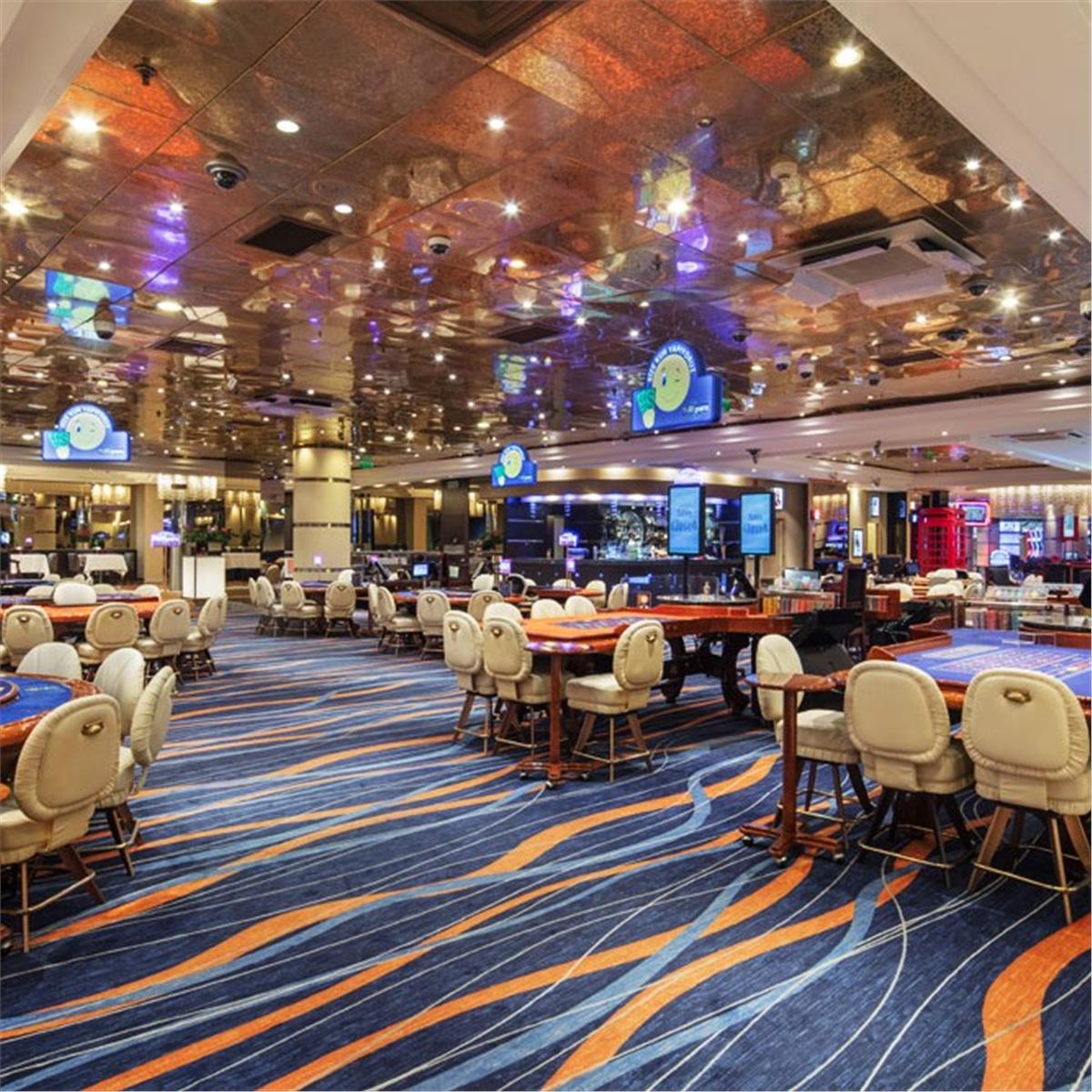 GIRNE MERIT PARK HOTEL'DE ÖZCAN DENIZ YILBAŞI GALA
