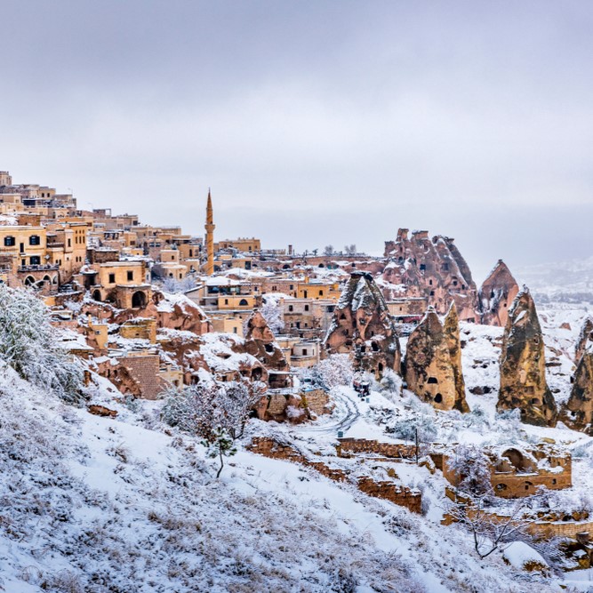 İzmir'den Otobüs İle Çıkışlı 2 Gece 3 Gün 5 Yıldız Konaklamalı Kapadokya, Kayseri ve Erciyes Kayak Merkezi Turu