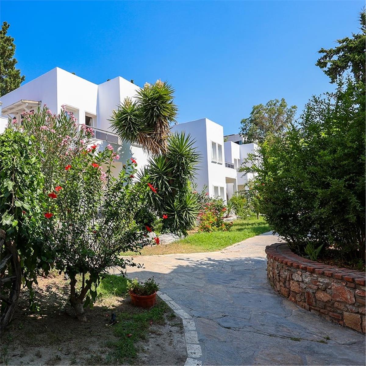 2 GECE 3 GÜN SAPPHIRE BEACH CLUB HOTEL KONAKLAMALI BODRUM TATILI ÜSTELIK GECE CLUBINDA YILBAŞI PARTISI DAHIL