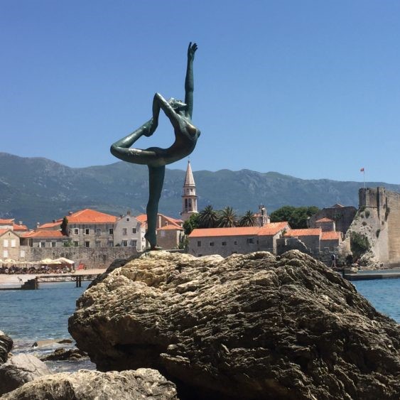 İzmir'den Uçaklı 3 Gece 4 Gün Konaklamalı Vizesiz Budva Karadağ Turu