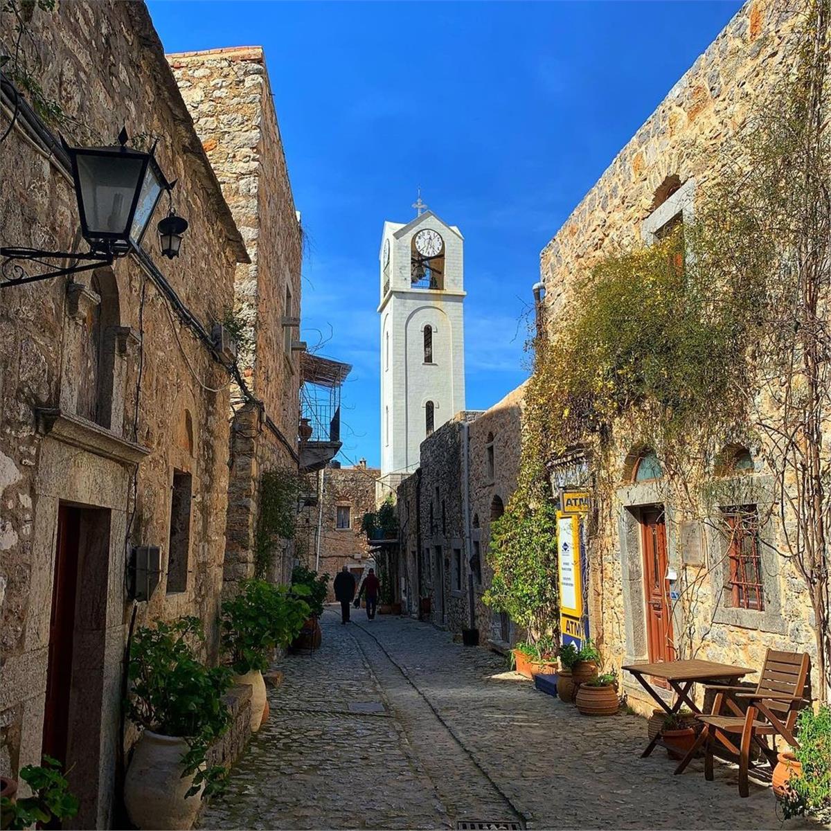 Çeşme Kalkışlı Kuzey ve Güney Ada ile Feribot Bileti Dahil 2 Gece 3 Gün Konaklamalı Sakız Adası Turu