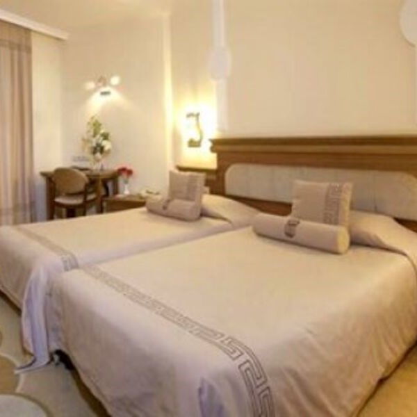 İzmir'den Otobüslü Yılbaşı Özel 1 Gece 2 Gün Konaklamalı Gala Gecesi Dahil Lidya Sardes Termal Hotel & Spa