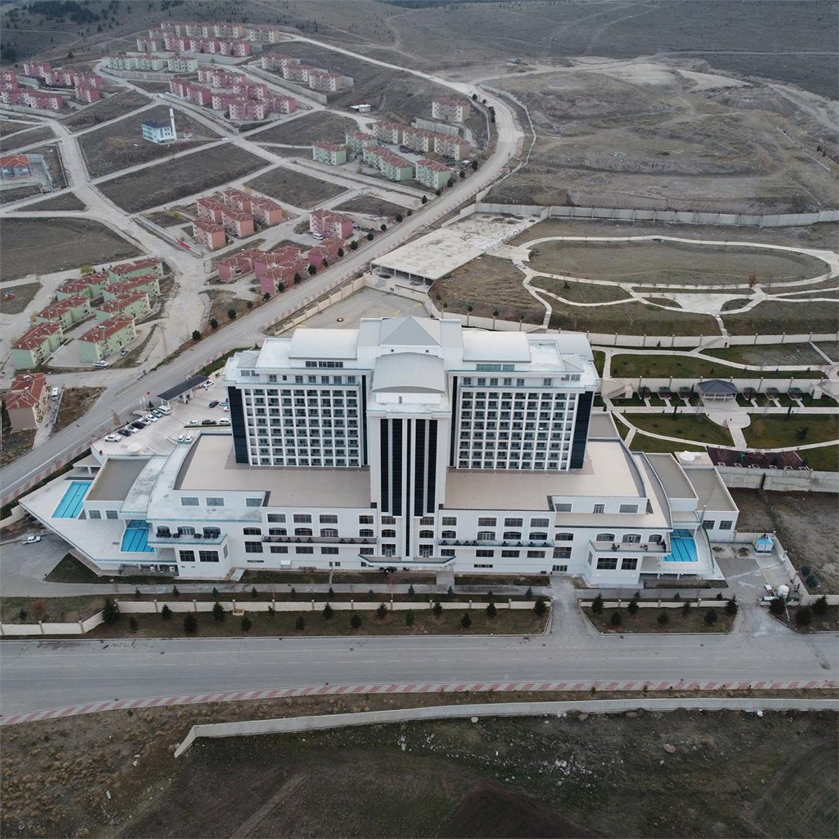 İZMIR ÇIKIŞLI YILBAŞI ÖZEL 3 GECE 4 GÜN ALUSSO THERMAL HOTEL SPA & CONVENTION CENTER KONAKLAMALI YILBAŞI GALA YEMEĞI