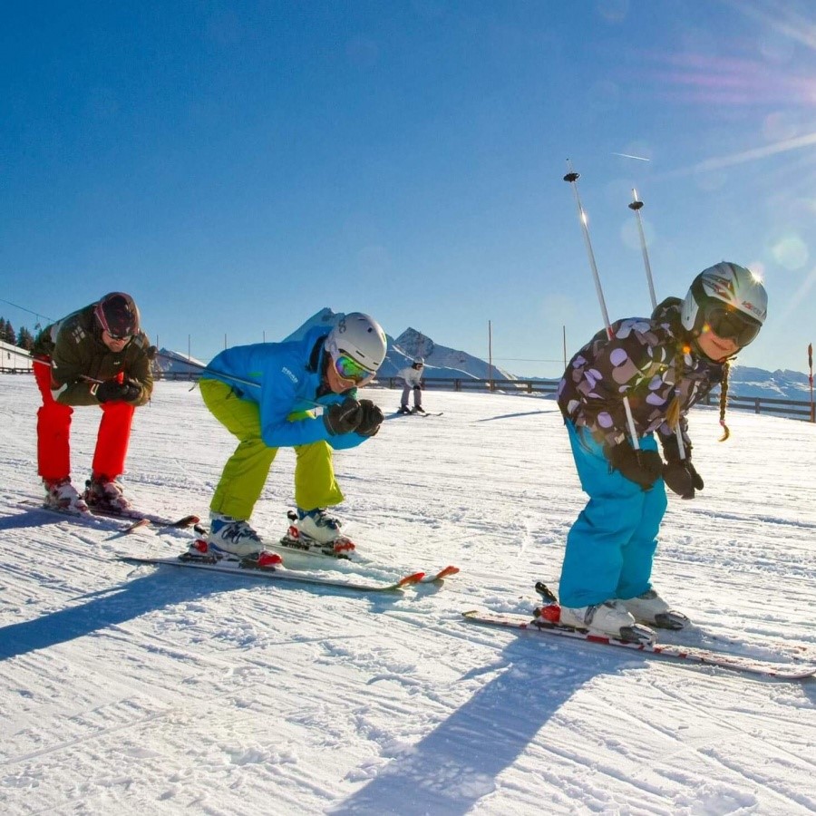 İzmir'den Otobüsle 2 Gece 3 Gün Dağ Konaklamalı Uludağ Grand Yazıcı Otel Kayak Turu 