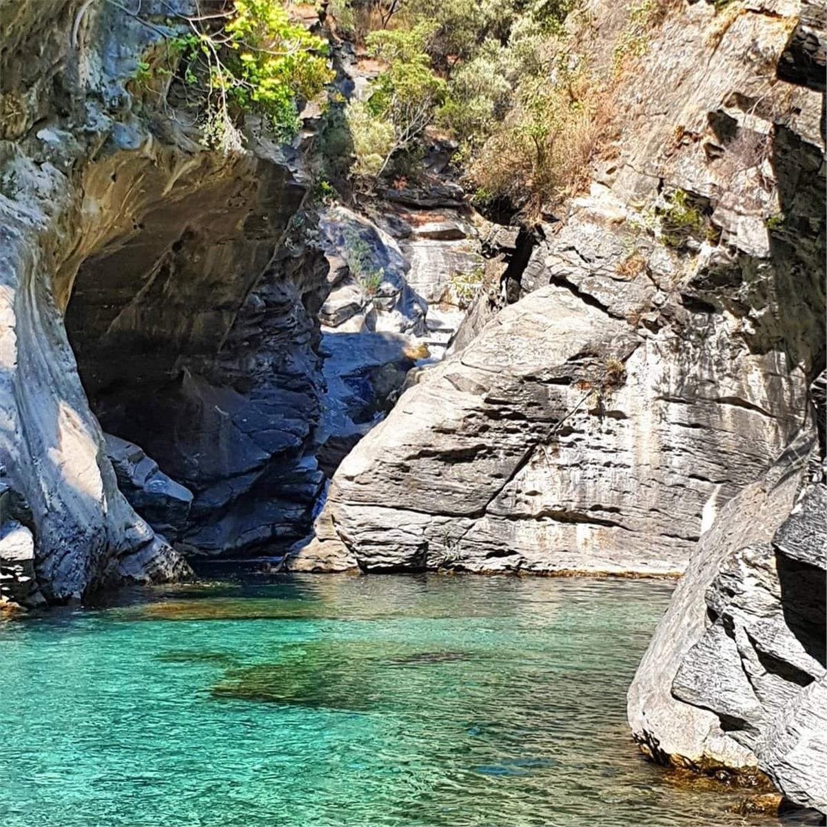 İzmir Çıkışlı 1 gece 2 Gün Ayvalık, Cunda Adası, Kazdağları Turu. Üstelik Jeep Safari Dahil.