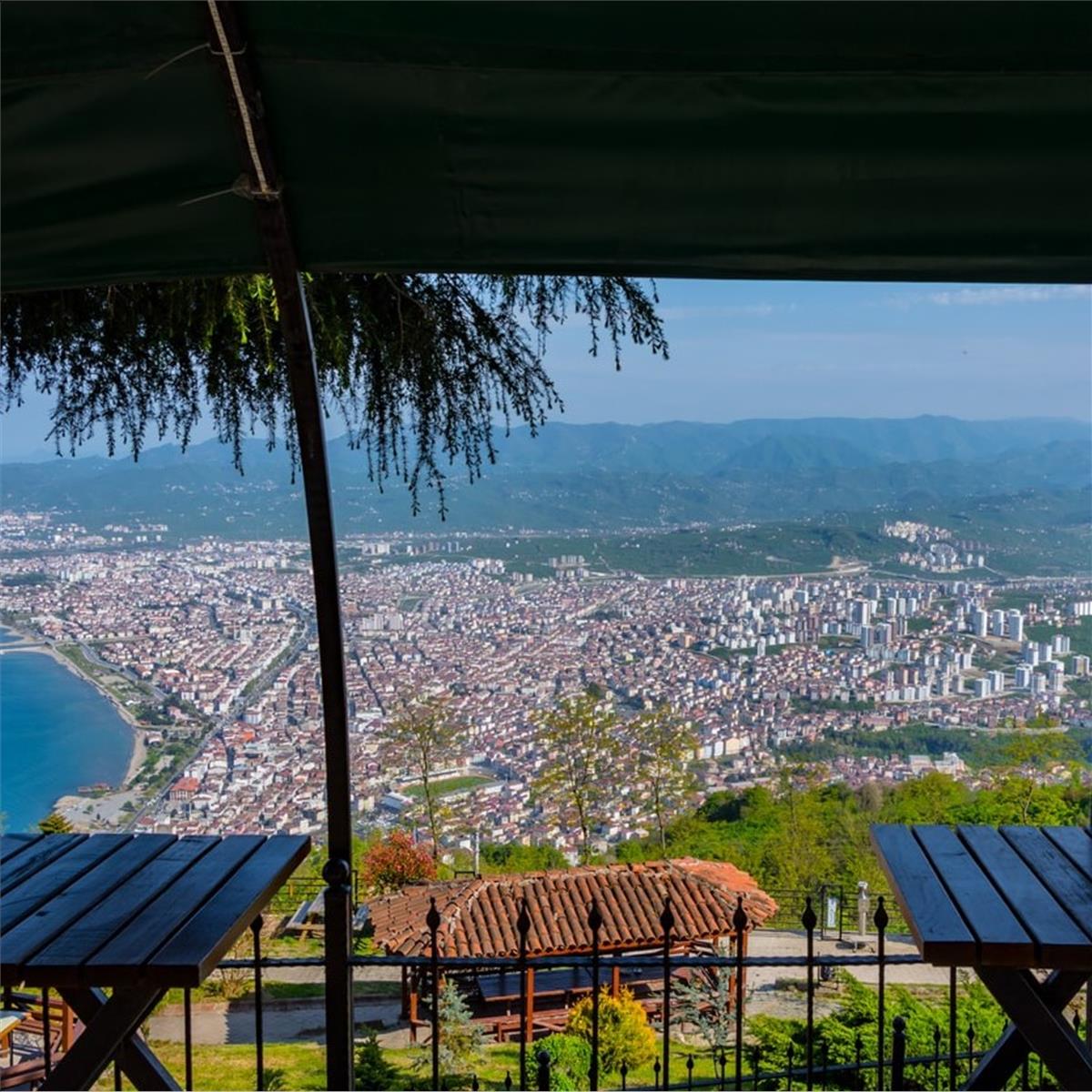 İzmir Çıkışlı 5 gece 6 gün Doya Doya Karadeniz Turu. Üstelik Batum ve Yayla Konaklama Farkıyla.
