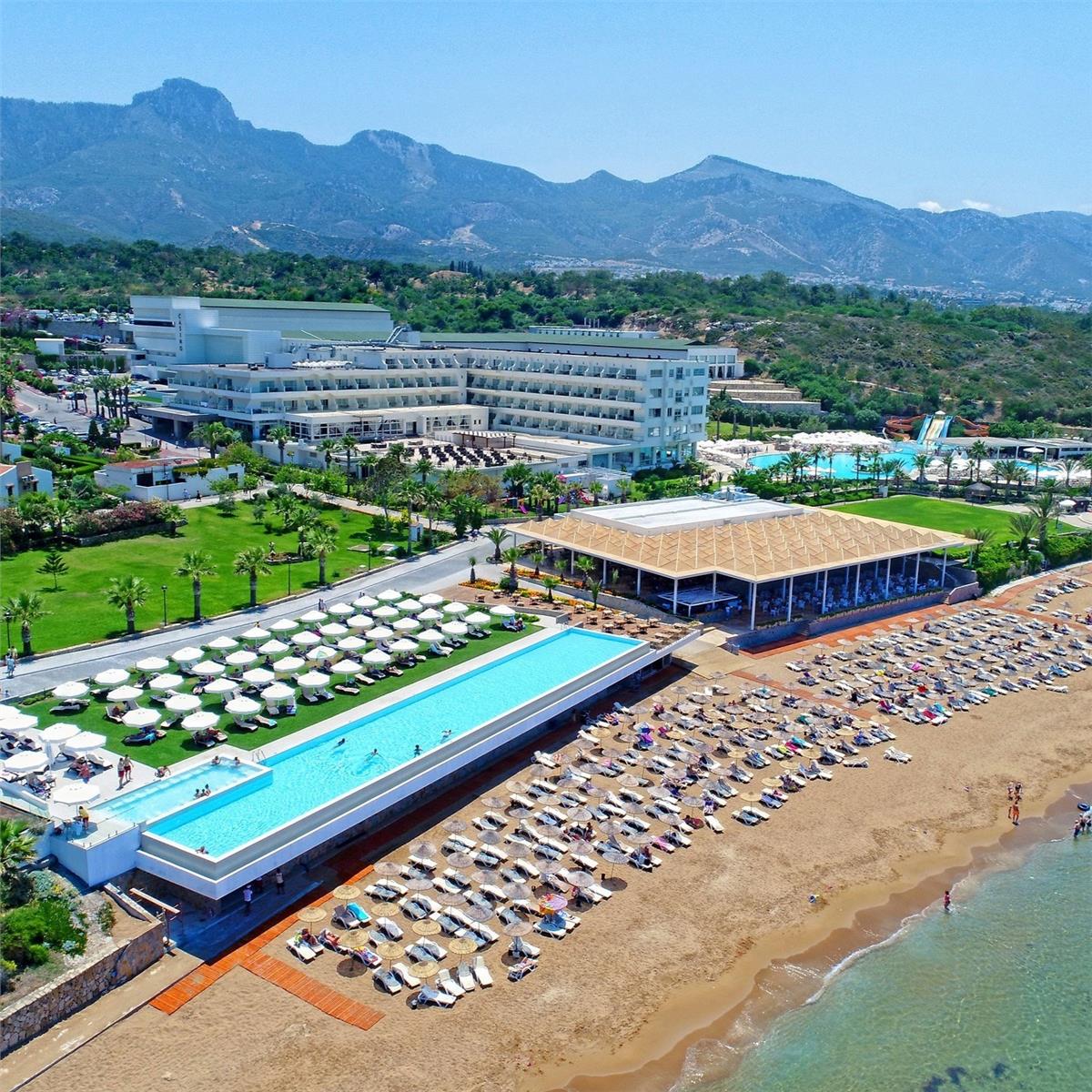 İzmir'den Uçak Bileti ve Otel Transferi Dahil 3 ve 4 Gece Konaklama Seçenekli Kıbrıs Acapulco Resort Convention Spa Özcan Deniz Yılbaşı Galası 27.999 TL'den Başlayan Fiyatlarla