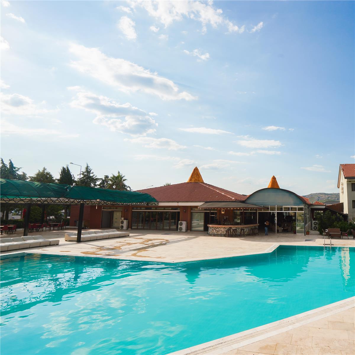 İZMIR'DEN KALKIŞLI 2 GECE 3 GÜN HALICI TERMAL HOTEL KONAKLAMALI YILBAŞI ÖZEL TERMAL HOTEL İLE PAMUKKALE TURU