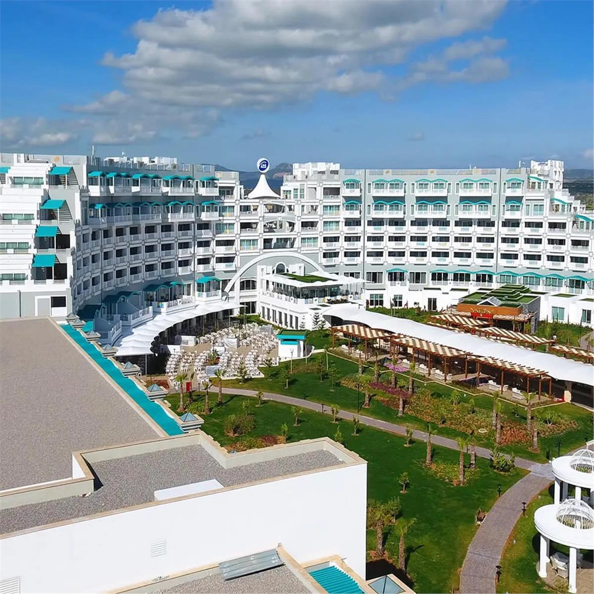 3 GECE 4 GÜN KONAKLAMALI LIMAK CYPRUS DELUXE HOTEL'DE İREM DERICI YILBAŞI GALASI