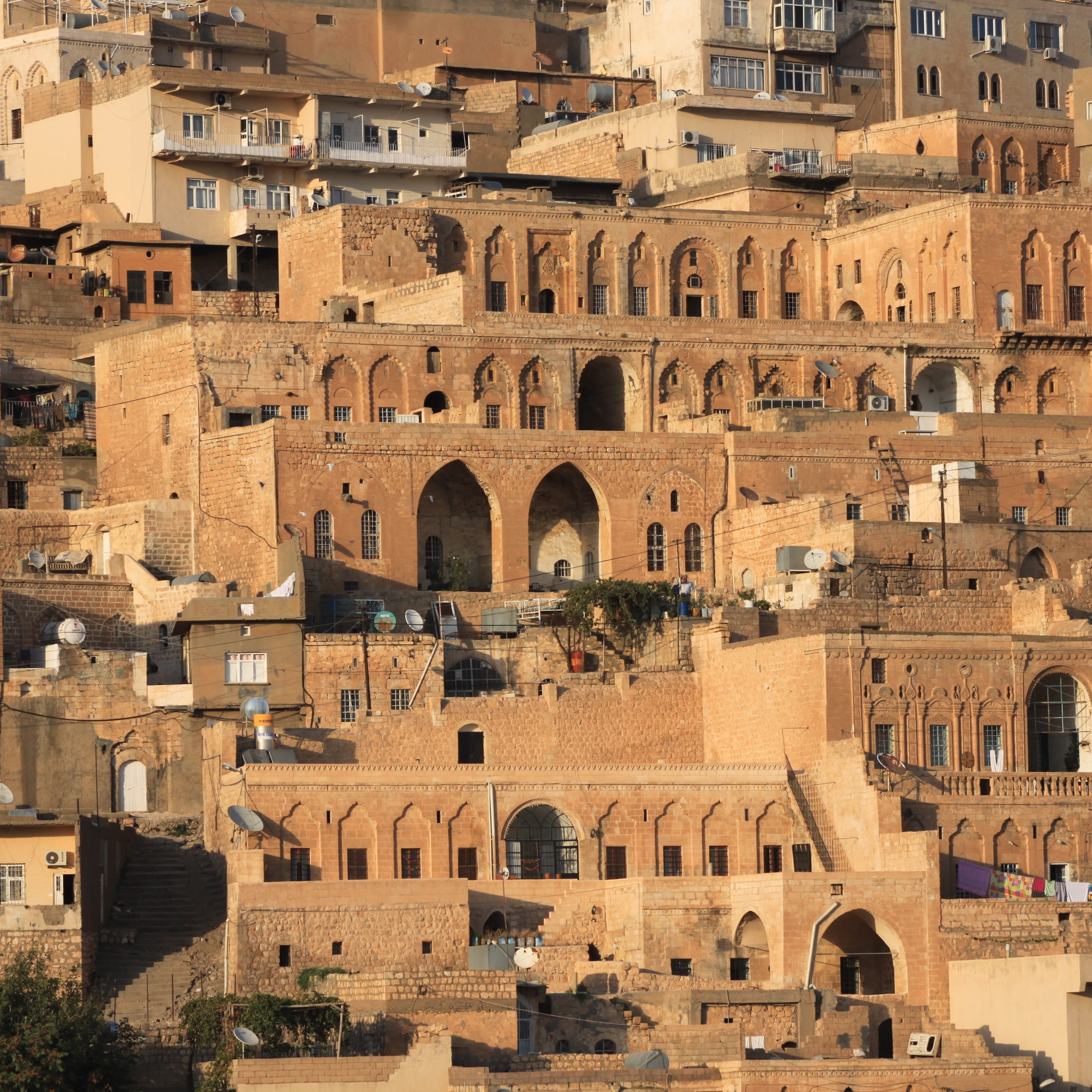 İzmir'den Uçak İle Hareketli 2 Gece 3 Gün Konaklamalı Mardin, Urfa, Zerzevan Kalesi, Diyarbakır Turu